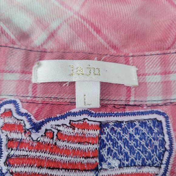 UPCYCLED Flannel with "USA" Embroidered Patch | Large - Picture 8 of 8